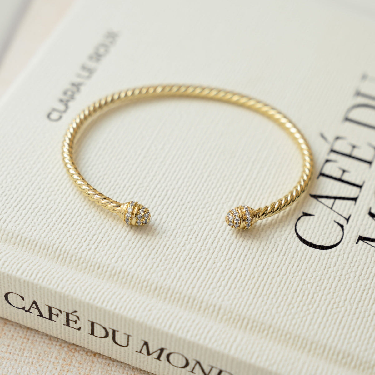 Bracelet manchette jonc torsadé doré ajustable