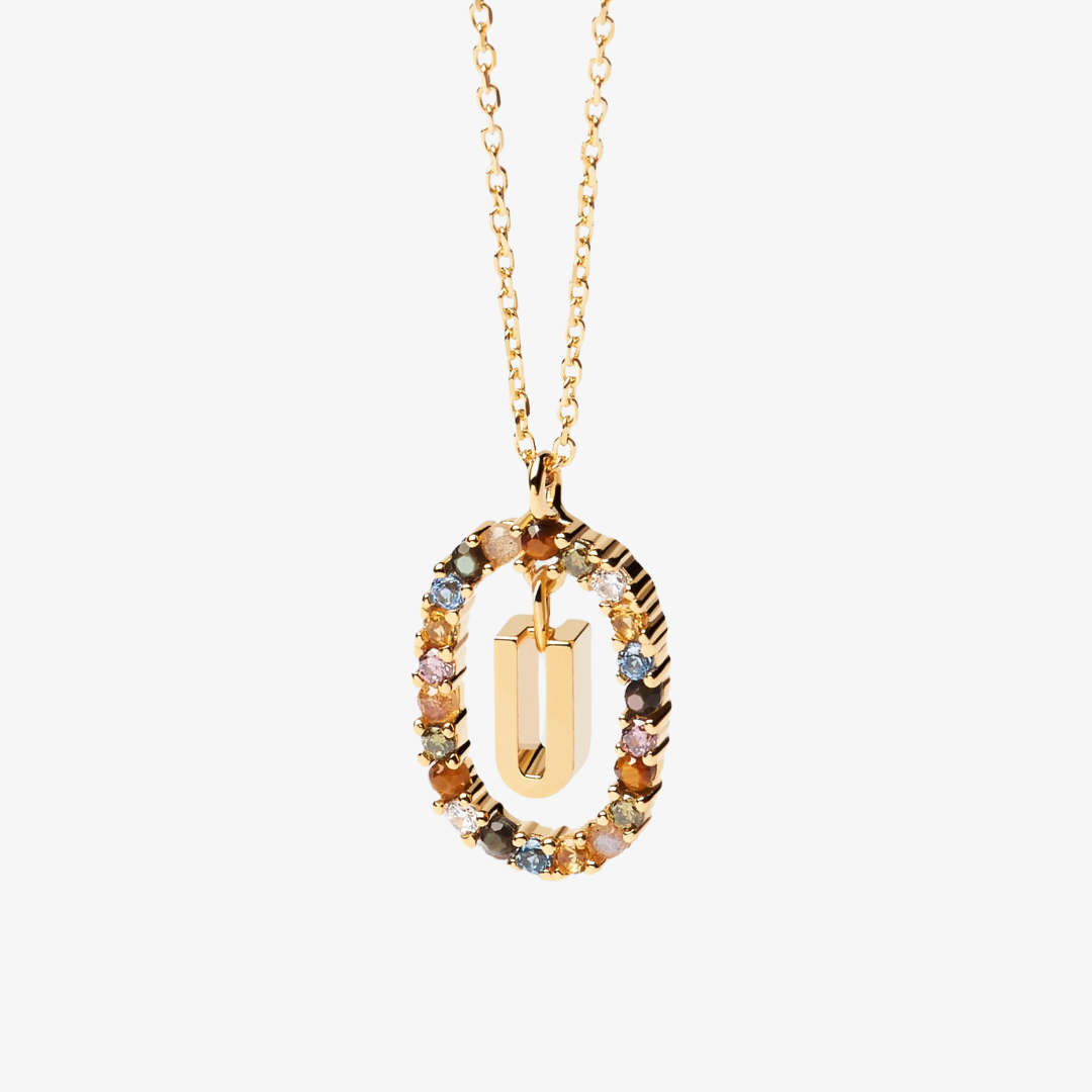 Collier pendentif initiale doré avec pierre colorée