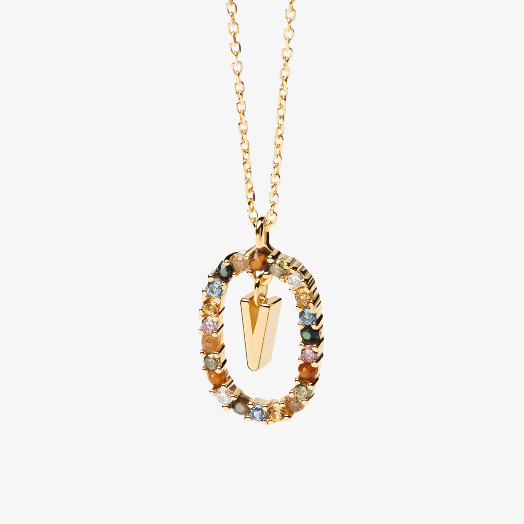 Collier pendentif initiale doré avec pierre colorée