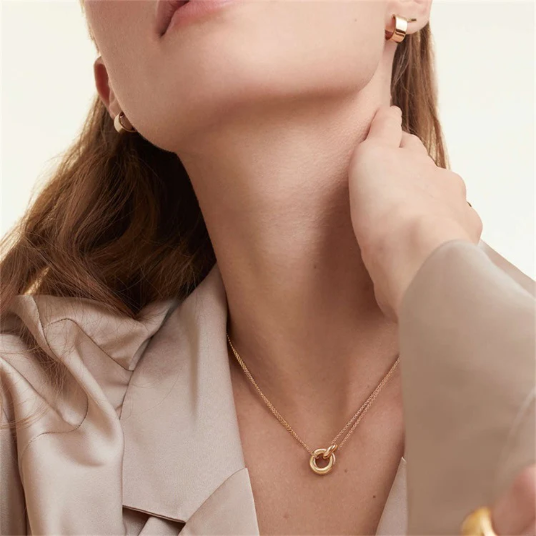 Collier chaîne à pendentif en anneau creux