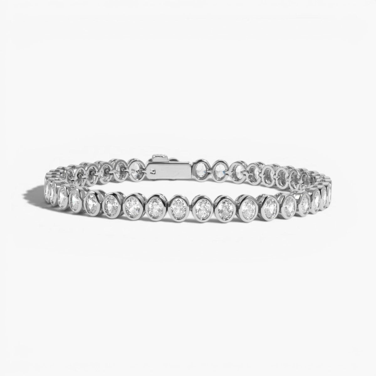 Bracelet tennis ovale en zircone cubique sertie clos