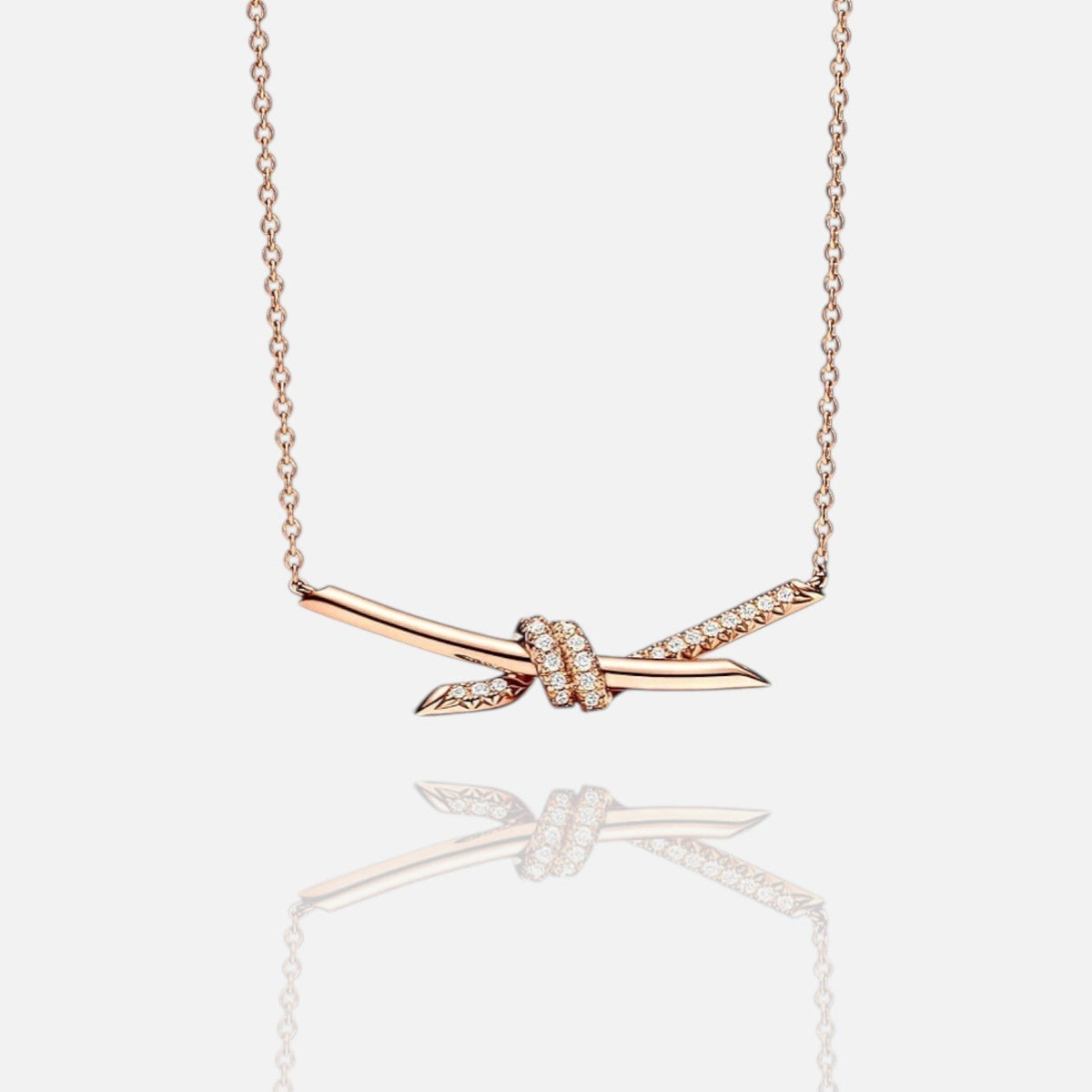 Collar con colgante de nudo Liora