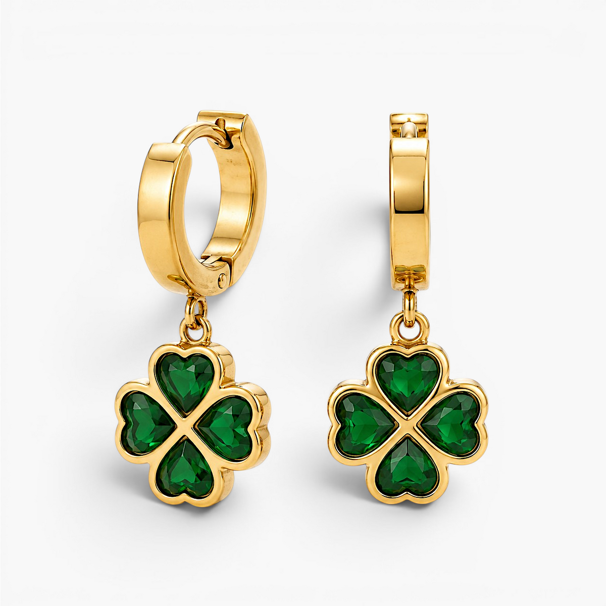 Boucles d’oreilles trèfle en émeraude Seraphine