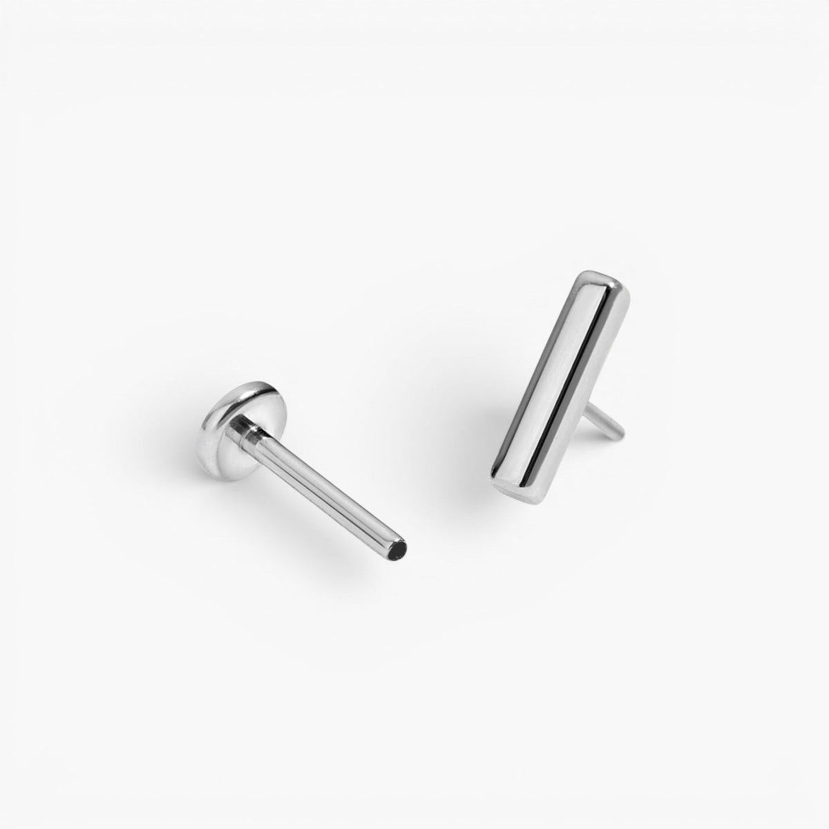 Trio de boucles d’oreilles puces minimalistes à dos plat