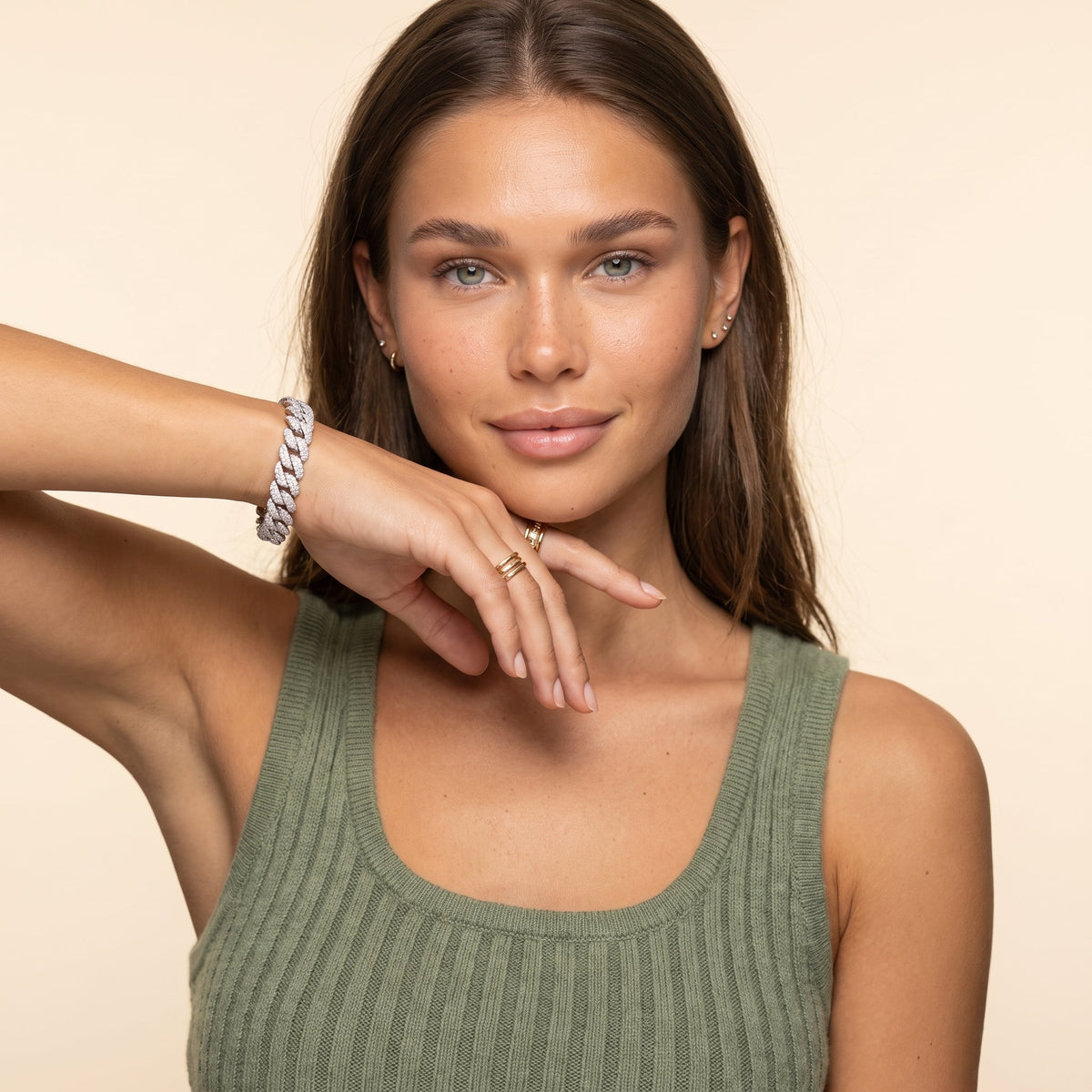 Pulsera tipo eslabón cubano grueso con pavé