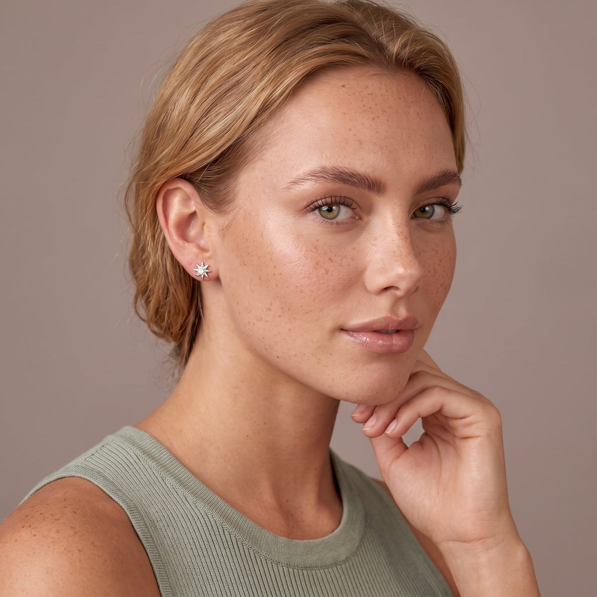 Boucles d’oreilles puces à dos plat étoile scintillante