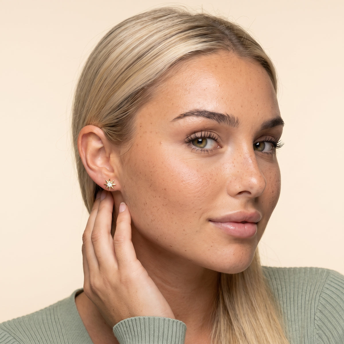Boucles d’oreilles puces à dos plat étoile scintillante