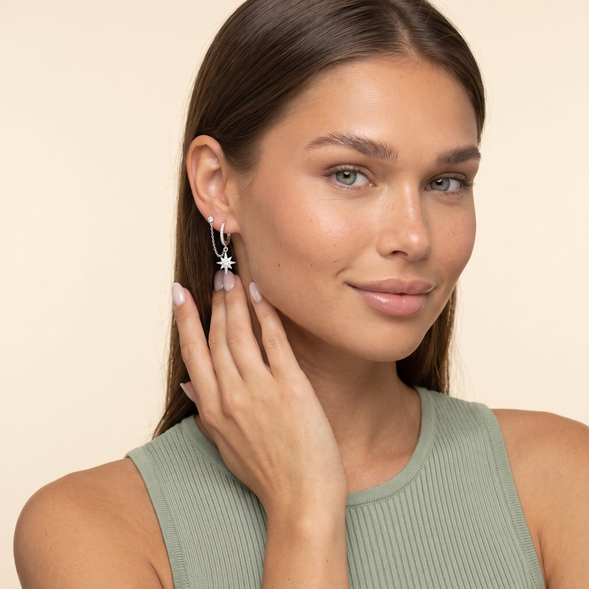 Boucles d’oreilles puces huggie chaînées Starlight