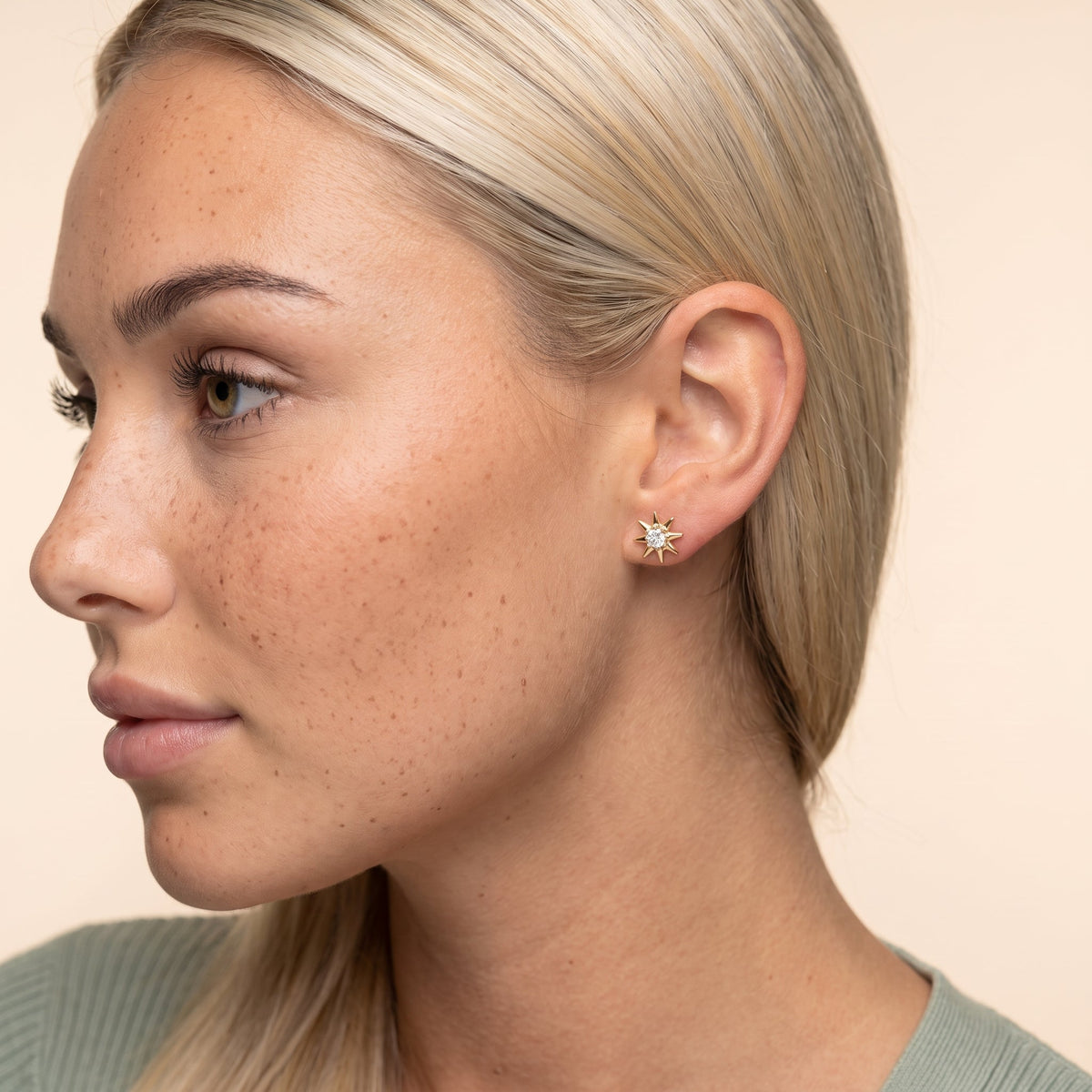 Boucles d’oreilles puces à dos plat étoile scintillante
