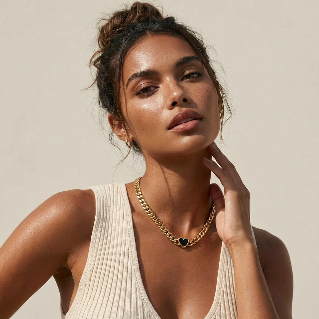 Collier cœur en coquillage noir