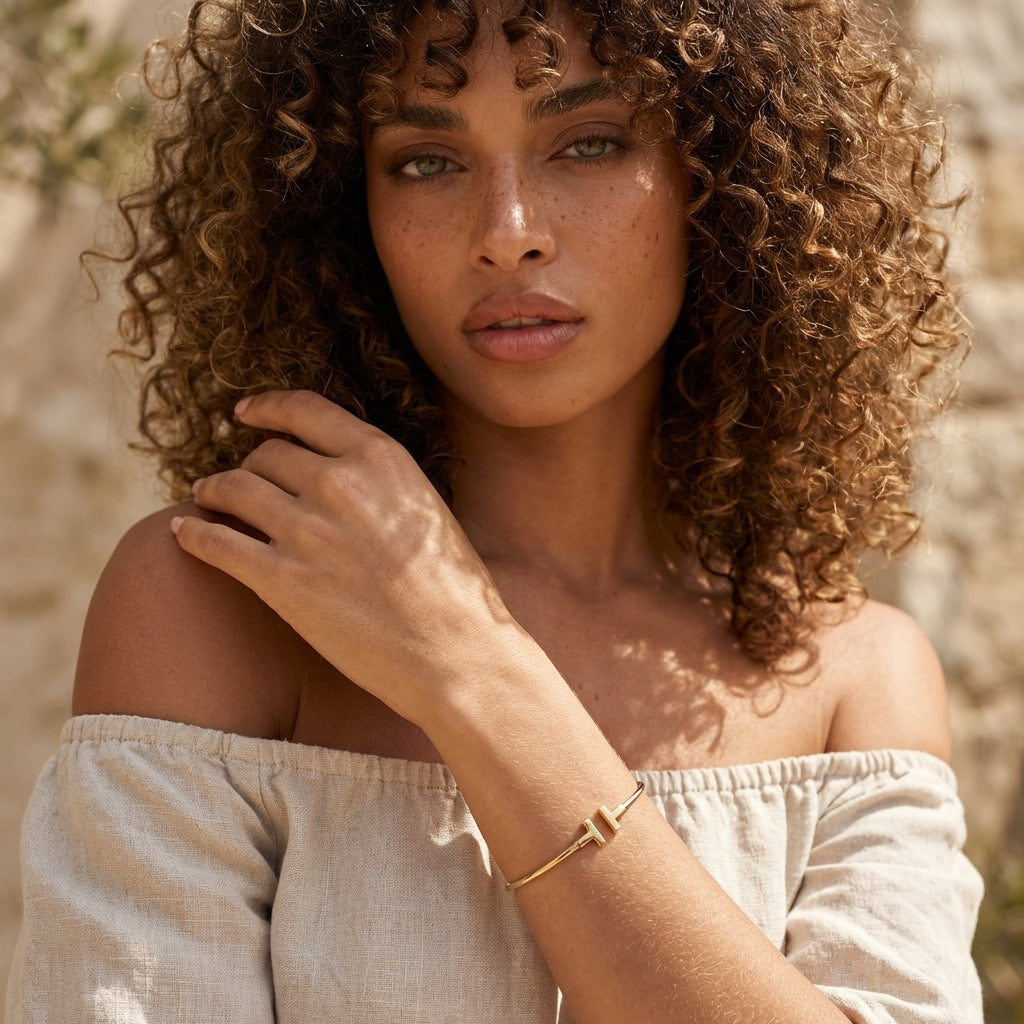 Brazalete tipo cuff T Celeste
