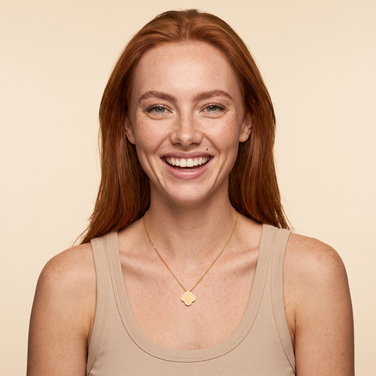 Beige Clover Chain - worn