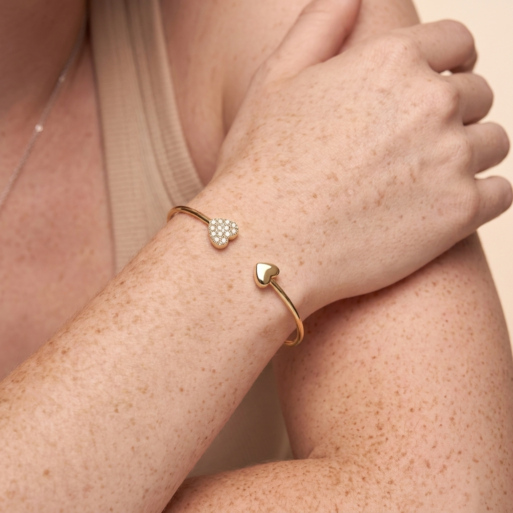 Dainty Cubic Zirconia Bracelet - Gold - close-up