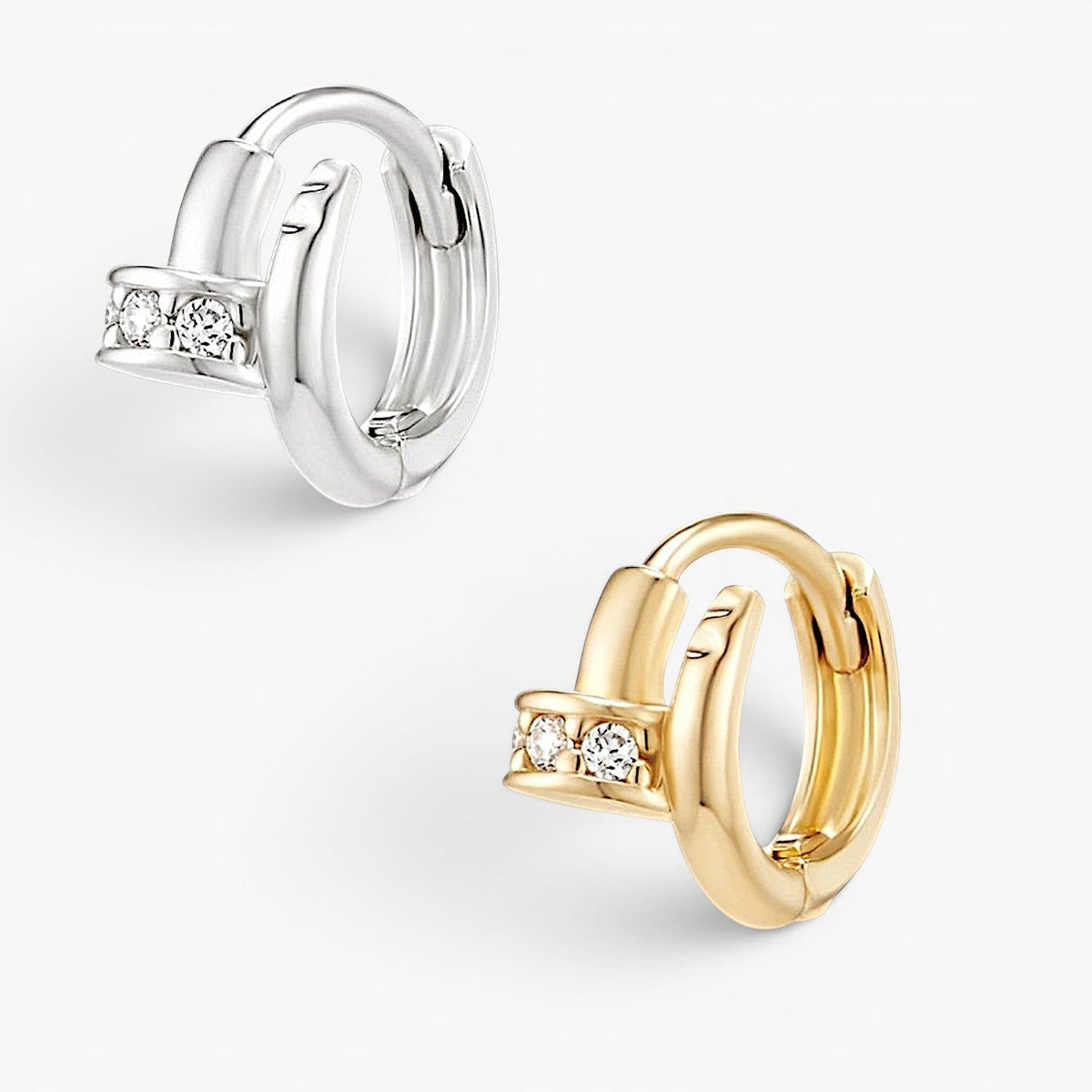Pendientes de aro huggie de uñas elegantes