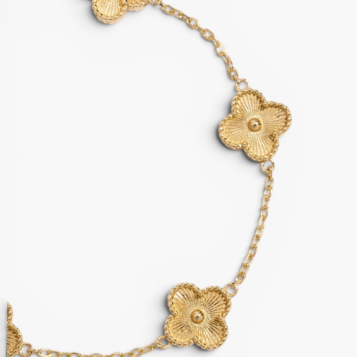 Pulsera de trébol de la suerte detallado