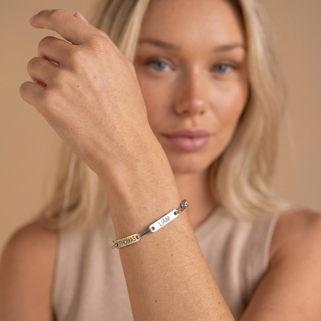 Paperclip Multi-Name Bracelet - Silver - close-up