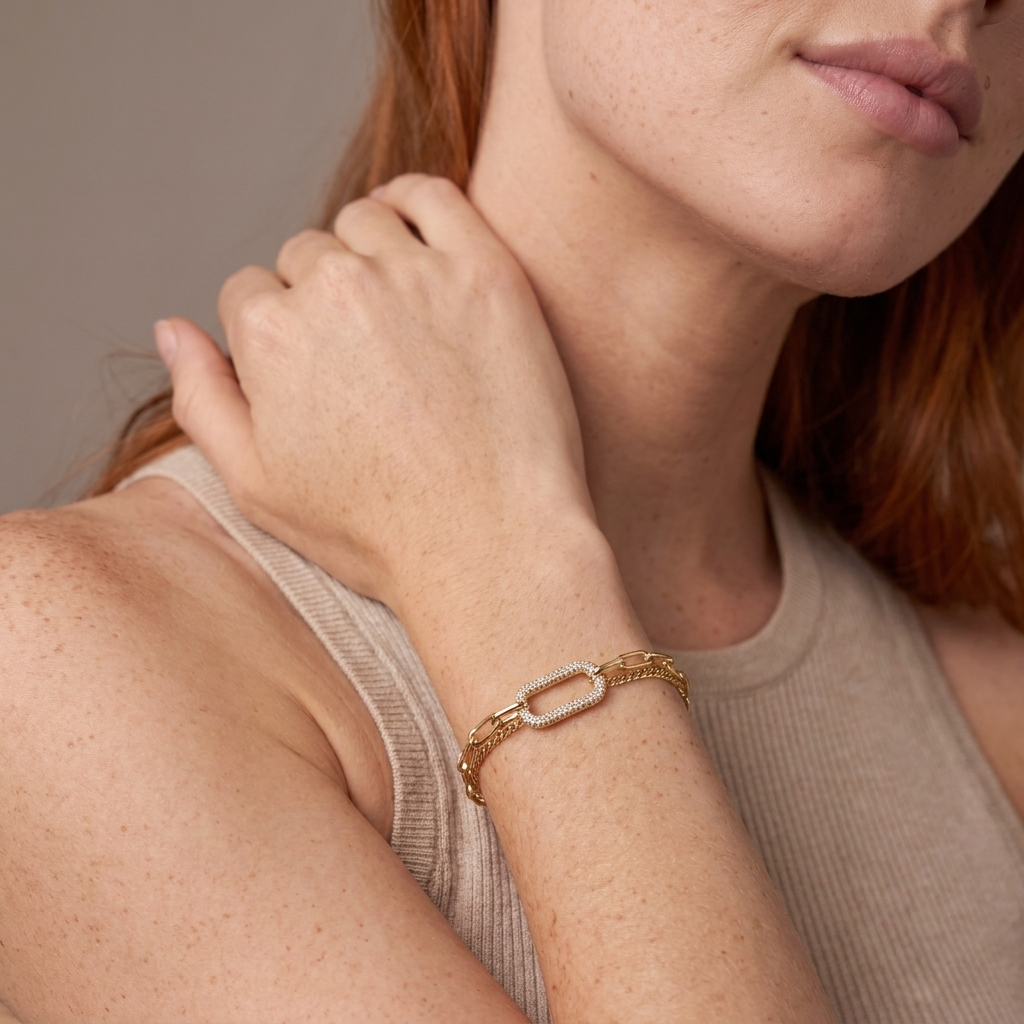 Gold Paperclip Chain Bracelet - Gold - close-up