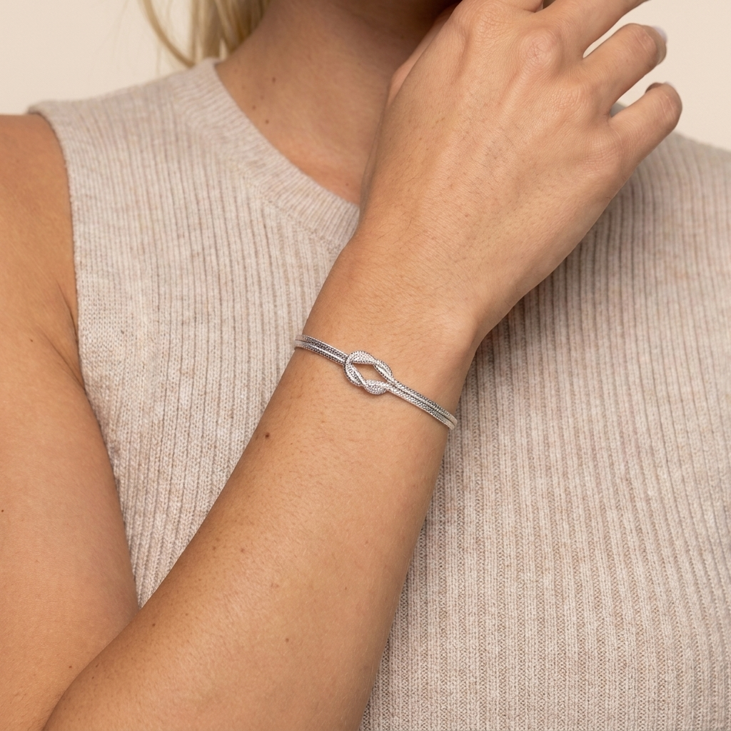 Silver Forever Knot Chain Bracelet - close-up